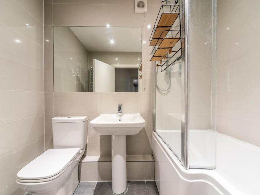 Surbiton Garden Flat Appartement Buitenkant foto