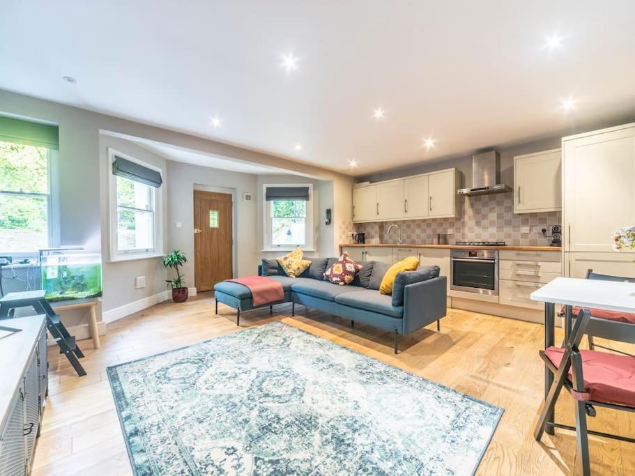 Surbiton Garden Flat Appartement Buitenkant foto